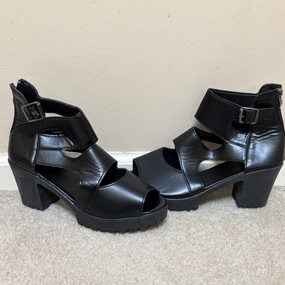 Black Chunky Heel Sandals